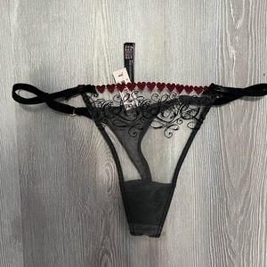NWT Victoria’s Secret medium thong